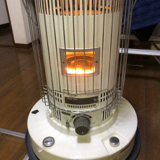 トヨトミ大型石油ストーブ KSA120B 工場