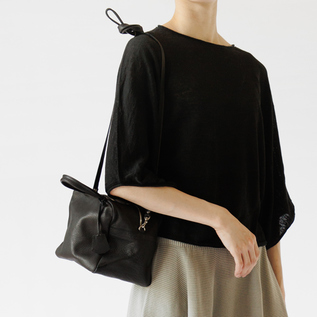 HALLIE 2WAYキューブポシェット／REN（レン）｜愛着を持ってずっと使い