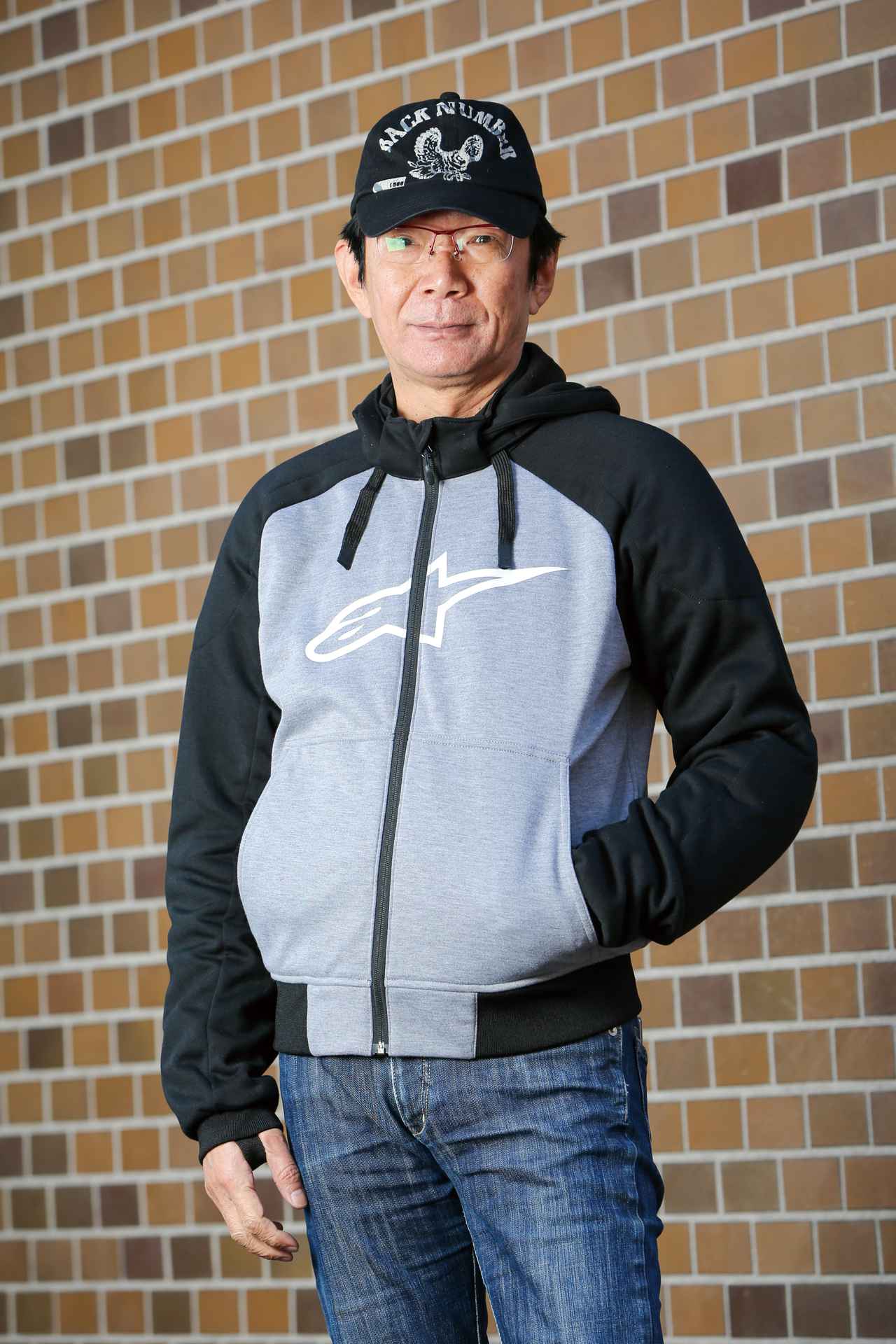 こう見えて肩・肘・背中にプロテクター入り！ アルパインスターズ