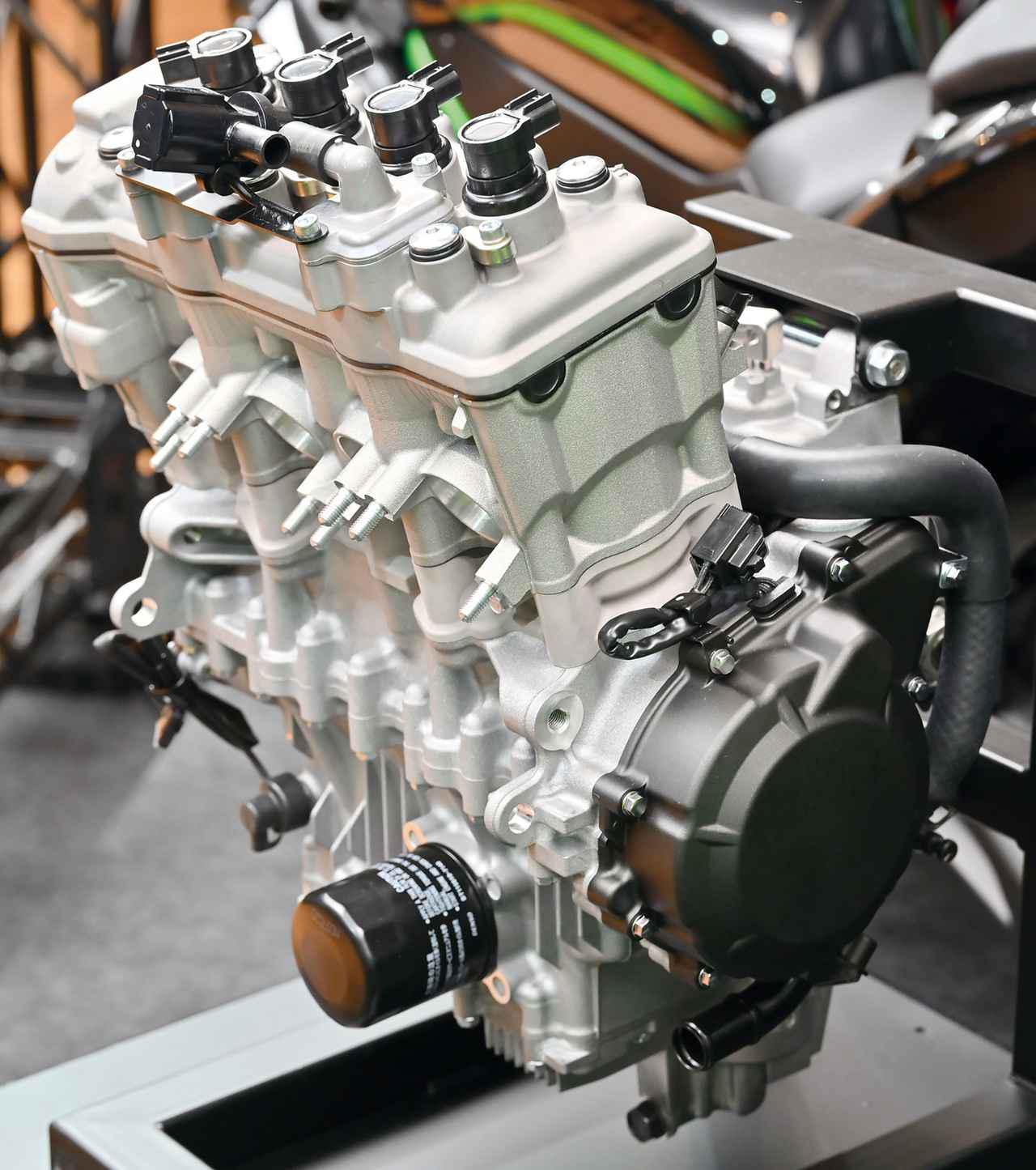カワサキ「Ninja ZX-25R」の250cc・4気筒エンジンの秘密。エンジン単体