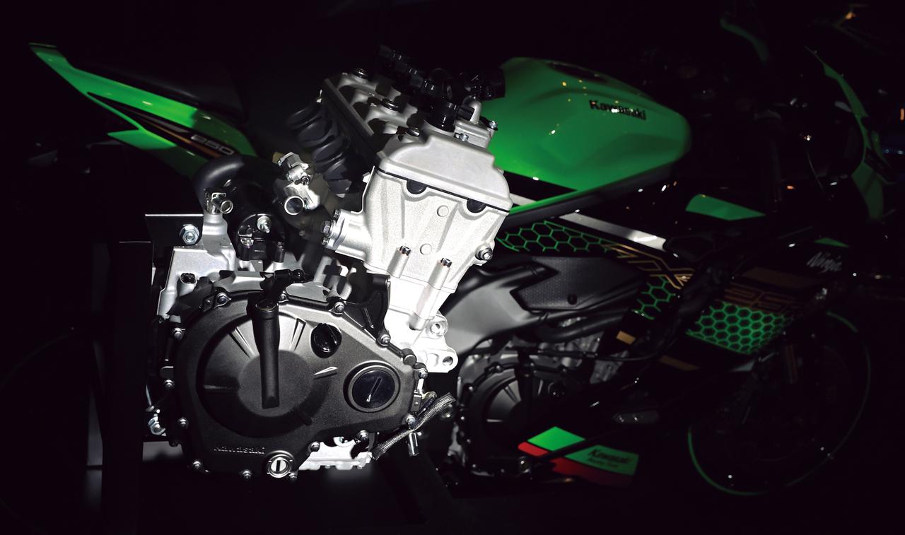 カワサキ「Ninja ZX-25R」のエンジンを徹底解剖！ 四半世紀を経て復活