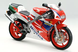 ホンダ「NSR250R SE」［MC28］歴史解説｜スタンダードとSPの中間で