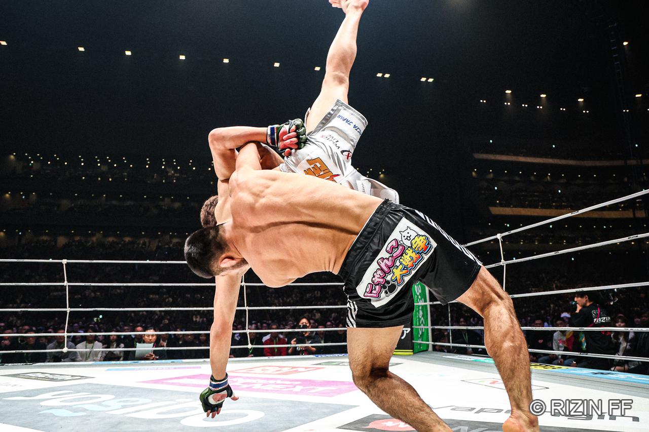 試合結果】RIZIN師走の超強者祭り 第15試合 フェザー級タイトルマッチ