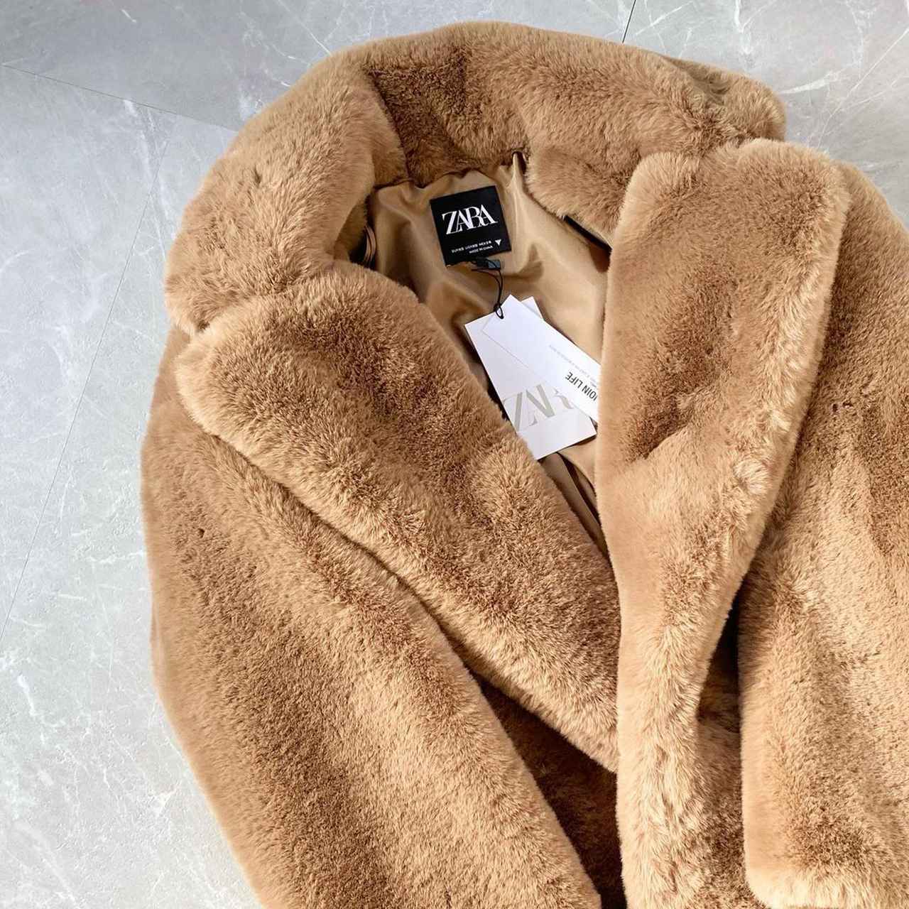 ありそうでなかった！？【ZARA】の「フェイクファーコート」が有能です