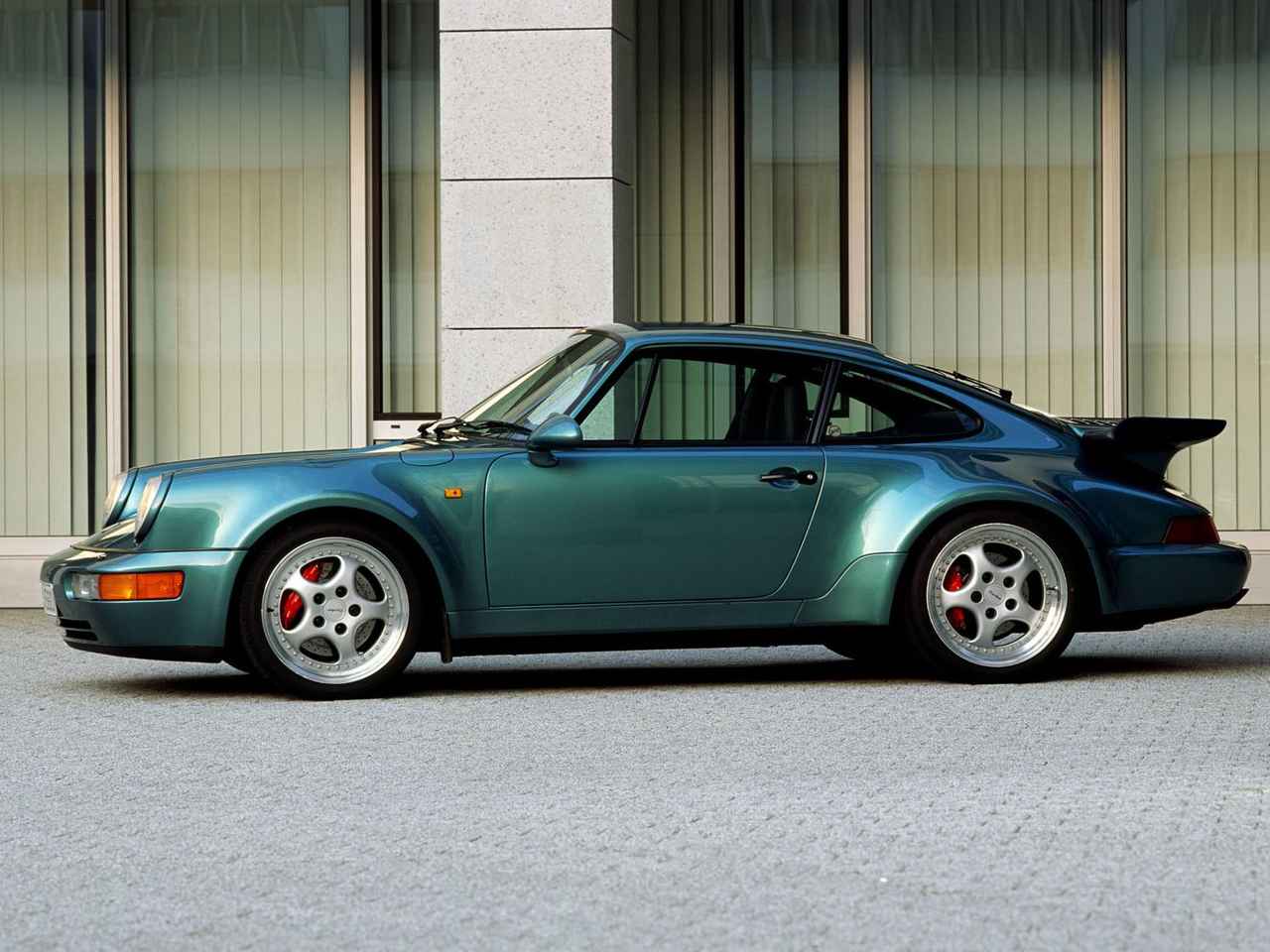 3代目「964ターボ」は、全部品の85%以上を刷新【ポルシェ 911ターボ 50