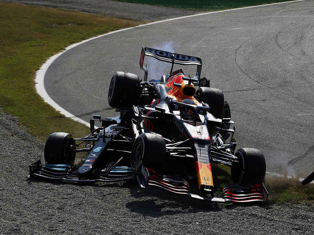 2021年F1第14戦、ハミルトンと接触も「外側からルイスをパスできる