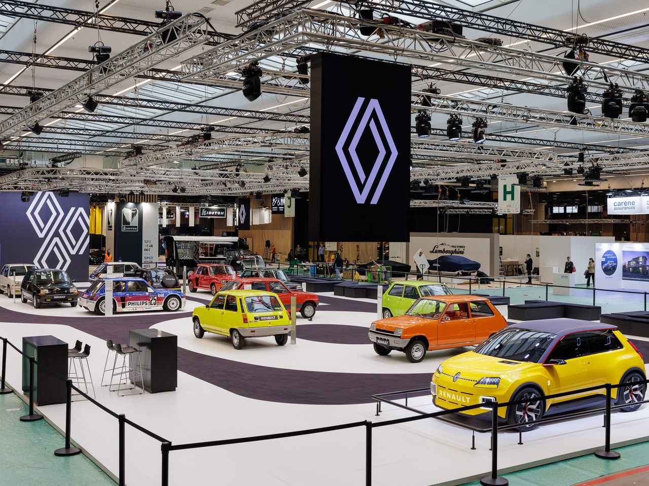 キュートで使えるフレンチコンパクト、ルノー5の50周年を祝う「サンク