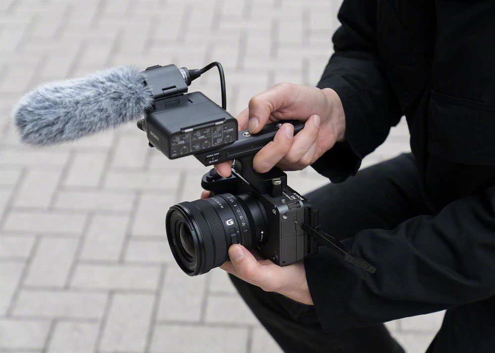 ソニー、一眼レフα用Eマウントに、世界最軽量の広角パワーズームレンズ