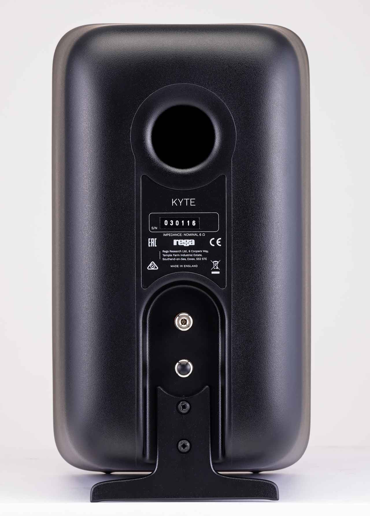 レガのスピーカー「KYTE」は自社ユニット搭載の小型2ウェイ機。音造り
