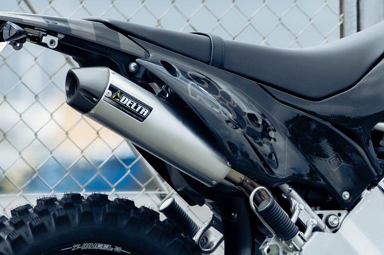 DELTAおなじみの快走マフラーに、KLX230用でました - Off1.jp