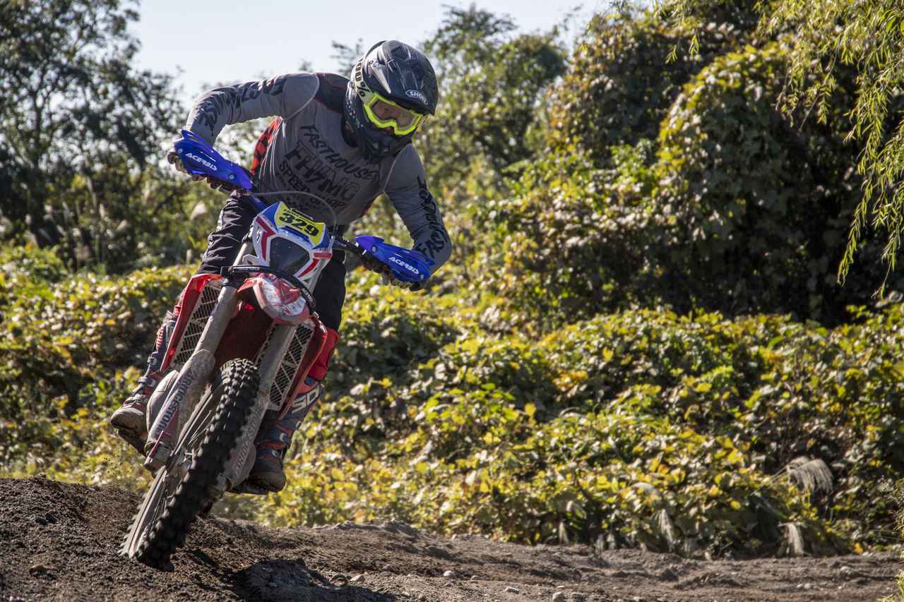 FASTHOUSEの2021モトクロスウエアが、編集部の物欲をくすぐりまくって