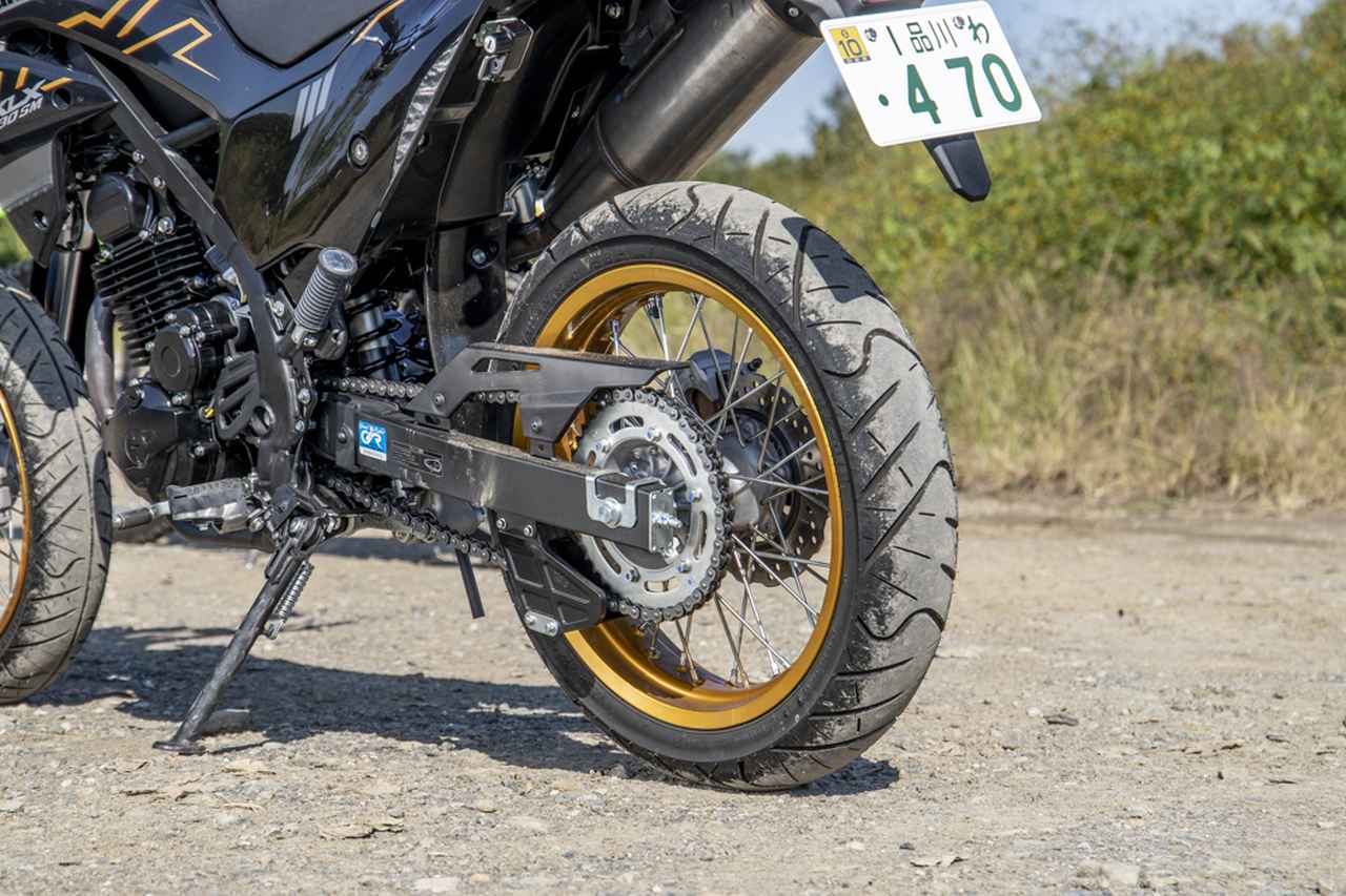 復活のDトラッカー、KLX230SMはただホイールが小さいだけじゃなかった