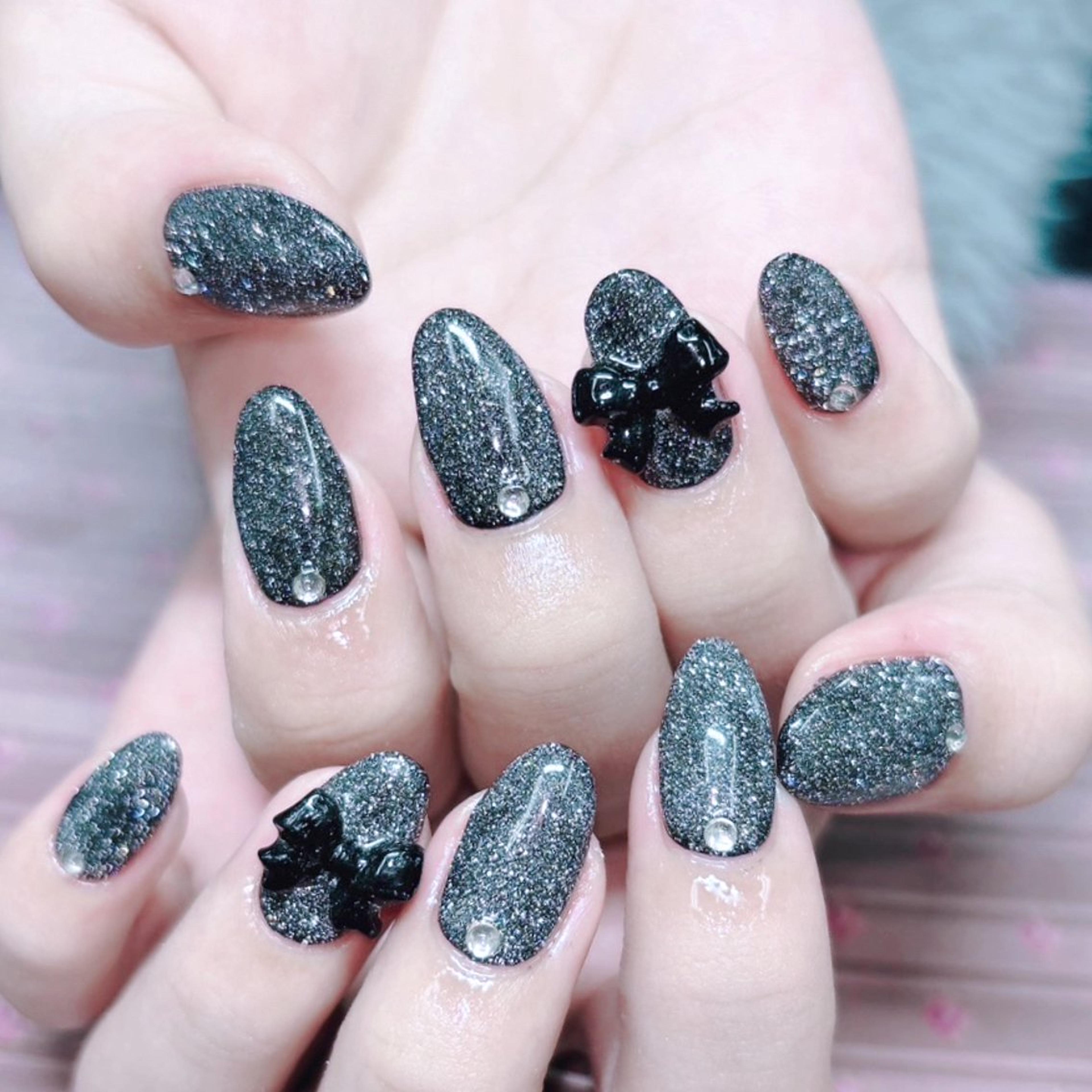 リボンネイル #ブラックネイル #フラッシュラメ #ラメネイル #キラキラ