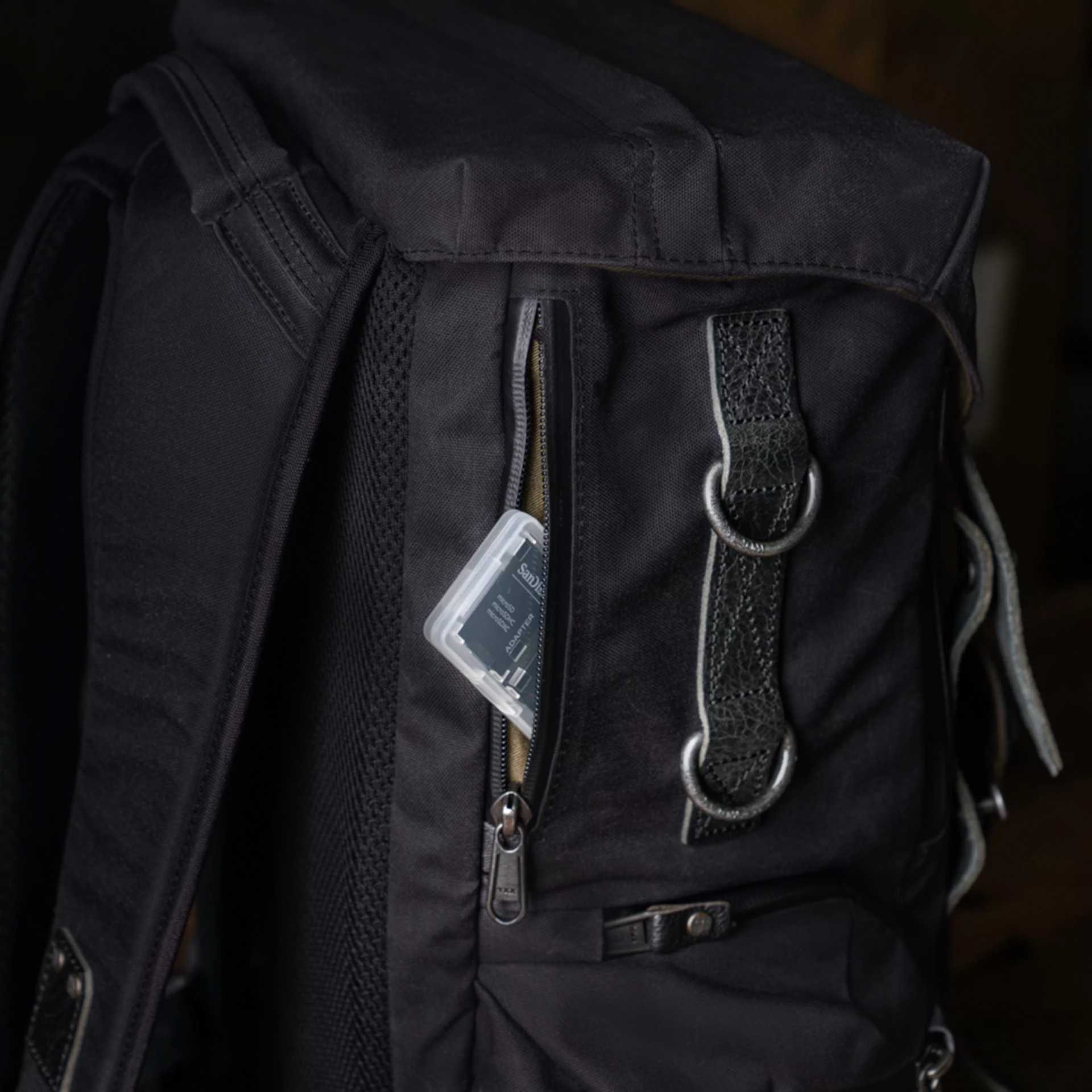 NEW CITY EXPLORER」 COMMANDER 旅行向けカメラバックパック 21L