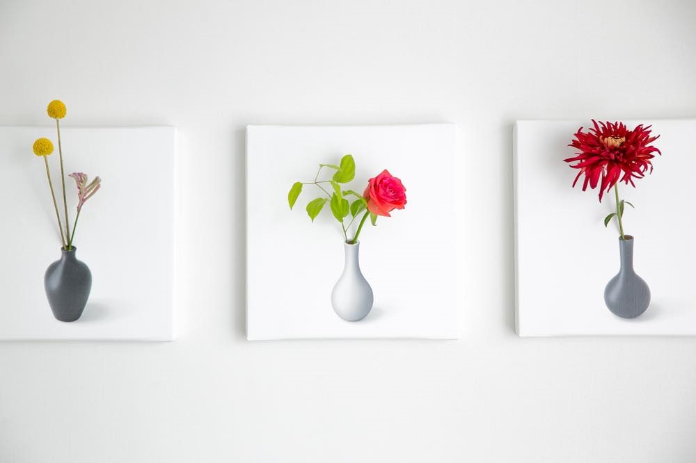 新感覚のフラワーベース。花を生けて絵が完成するインテリアアート