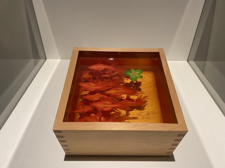 金魚デザインの木製 アクリルアート 金魚デザインの木製 アクリル