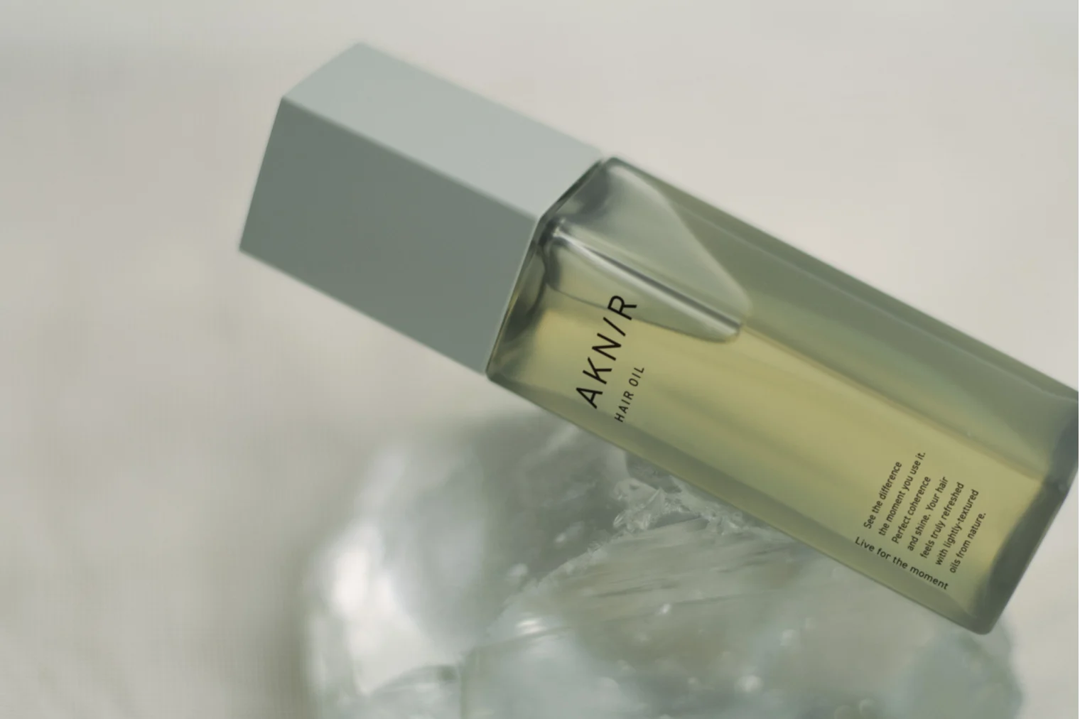 プレミアムモイストヘアオイル｜AKNIR（アクニー） 公式オンラインサイト