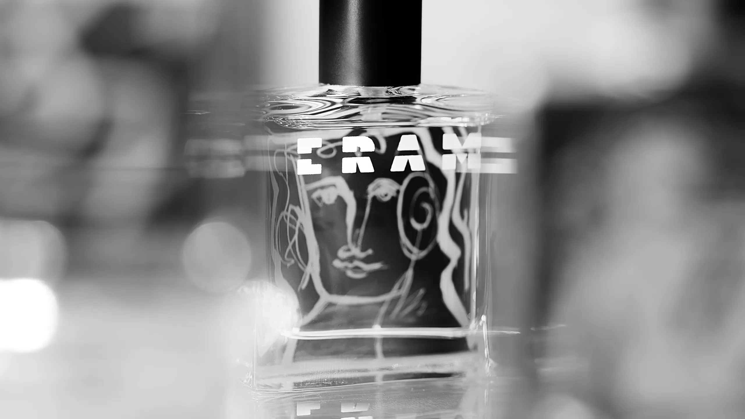 め ま い | ERAM（エラム） 自分勝手に香りを楽しむ、 “感性”が味方