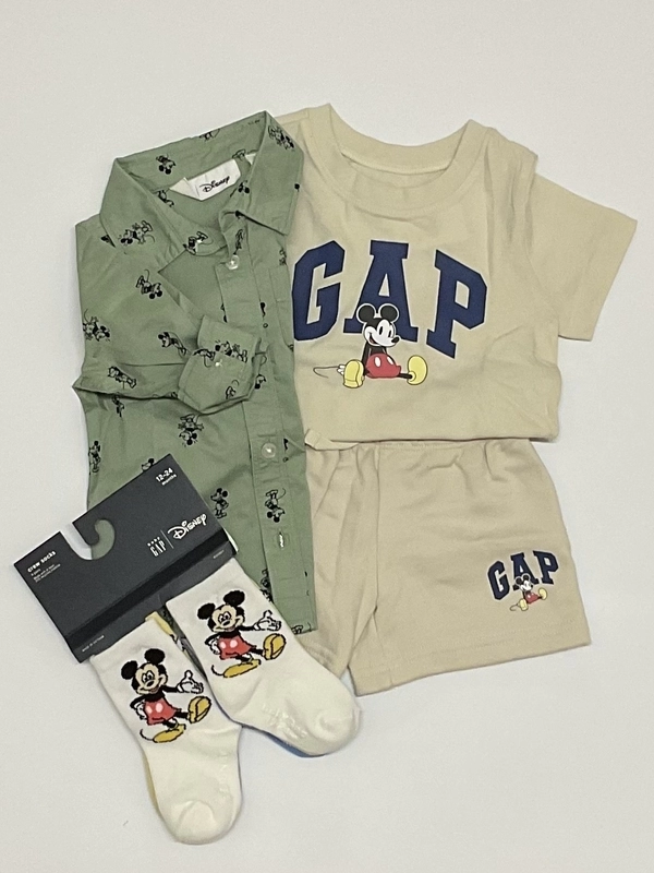 親子でおそろえできるミッキーのセットアップコーデのスタイリング