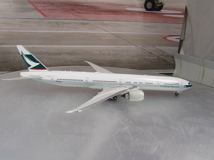 1/400 Cathay Pacific 777-300ER Reg B-HNR