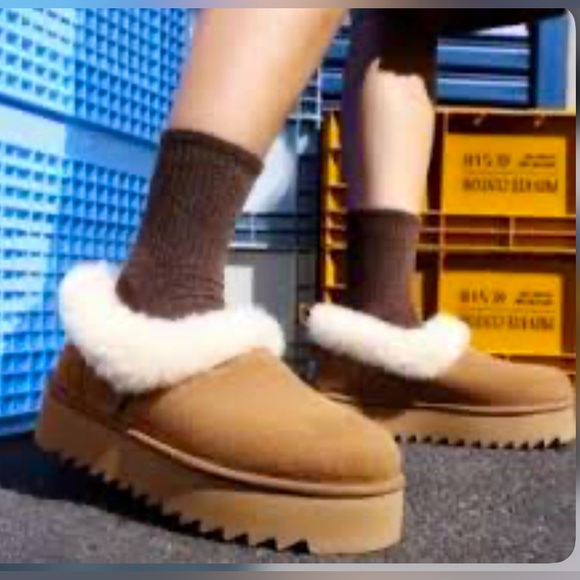 UGG | Shoes | Ugg Nita Platform Slipper Nwot | Poshmark