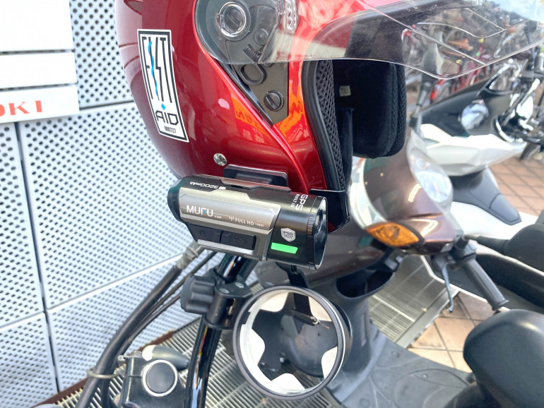 フロントもリアも1080Pで撮影！事故映像を確実に記録するヘルメット