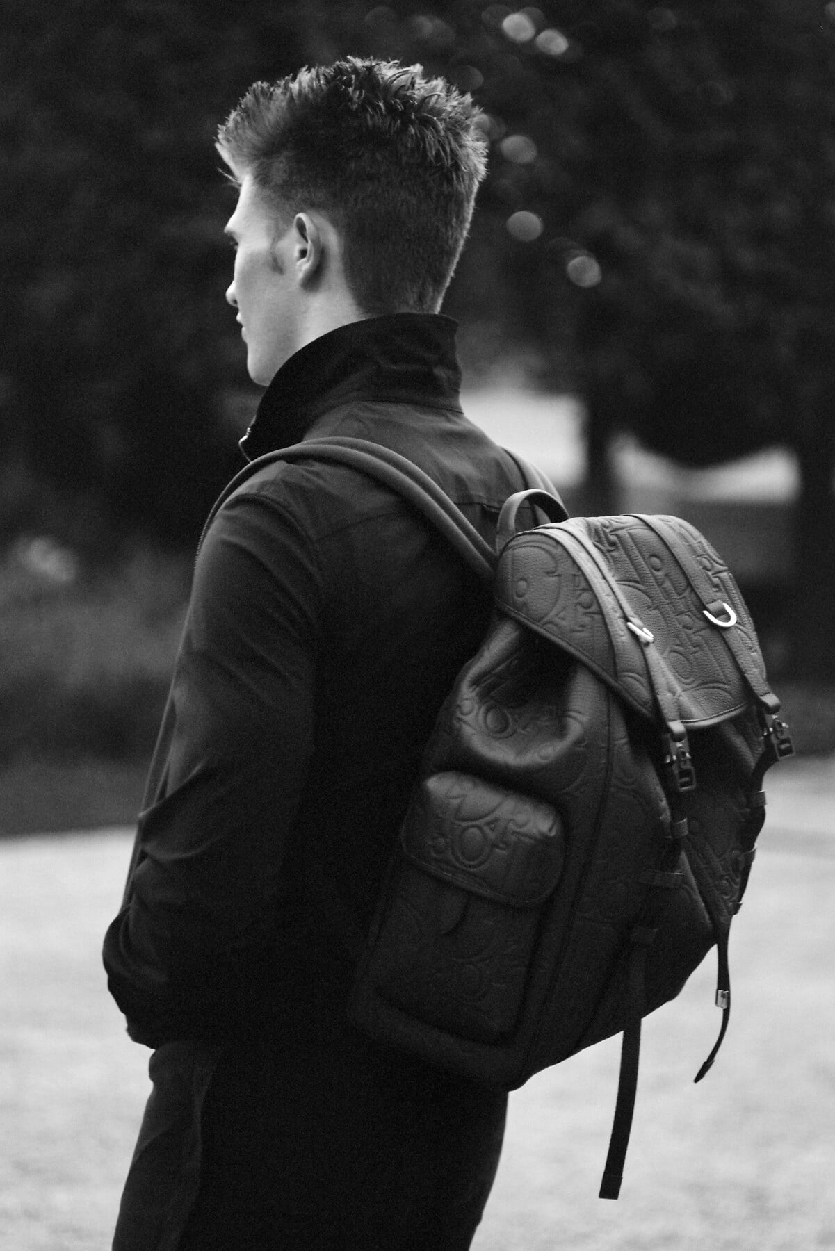 DIOR | バックパック|メンズバッグ｜ディオール公式オンラインブティック