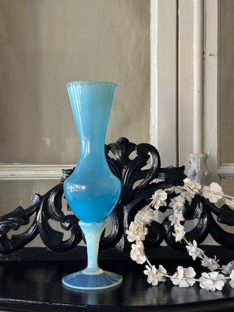 ブルー＆ホワイト オパリーヌガラス 花瓶 | フランスアンティーク