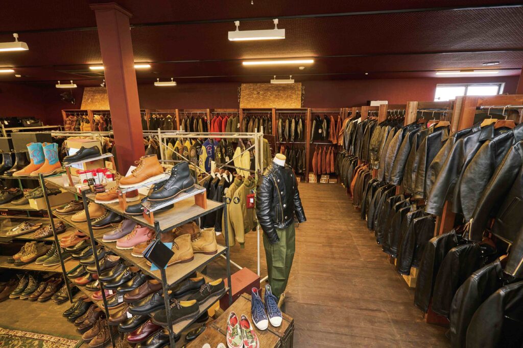 ここは革ジャンの楽園だ！ 静岡県・御殿場にある「BARN STORMER & CO