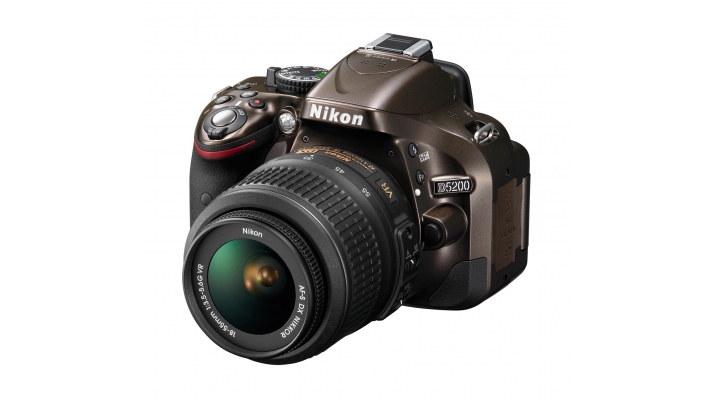 横開き方式バリアングル液晶モニターを搭載したエントリーモデル