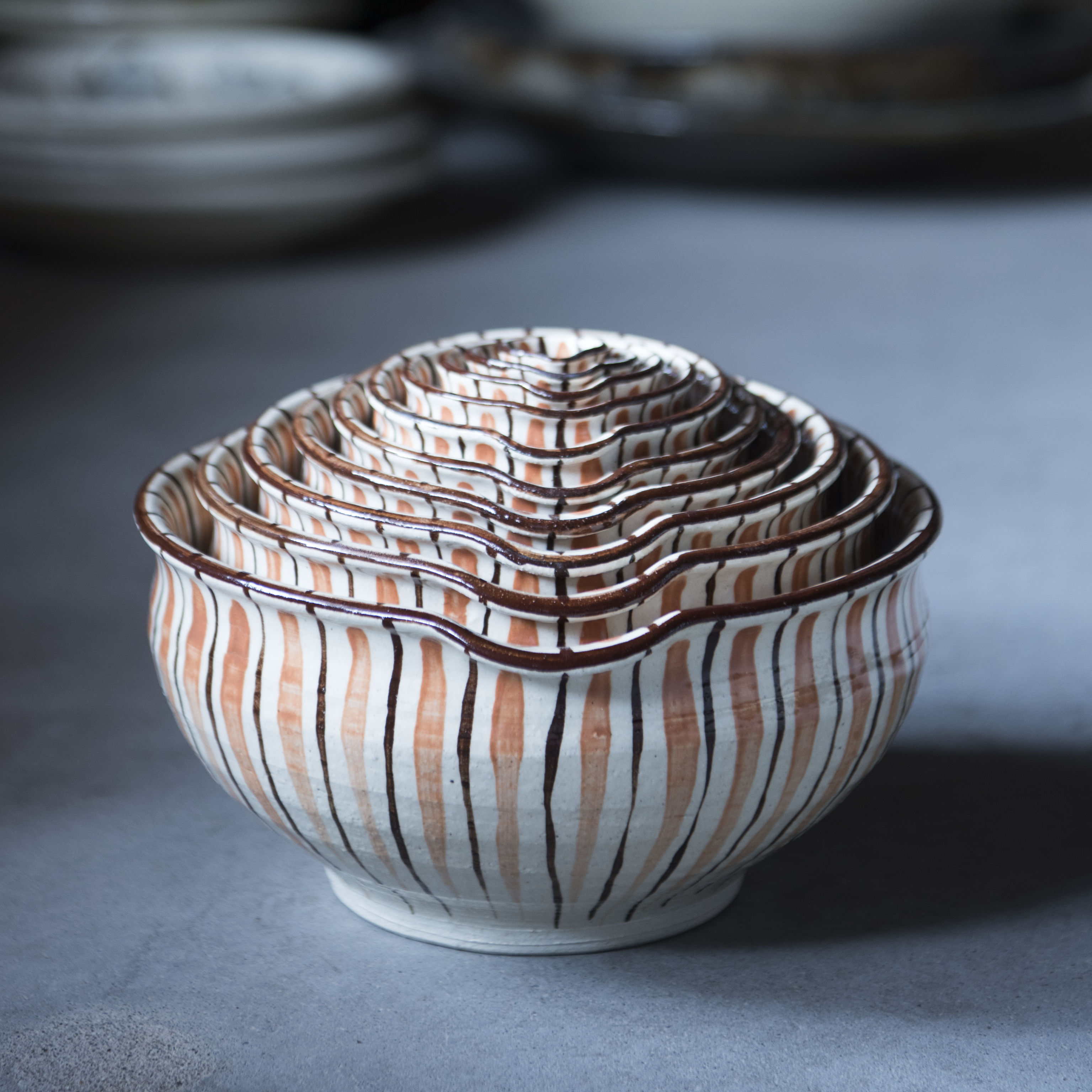 大熊健郎が巡る、日本の職人仕事「民藝」第1回／瀬戸本業窯で見た、民