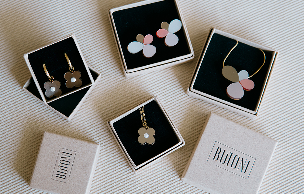 フィンランドのハンドメイドアクセサリー「SAKURA（サクラ）」by BUTONI