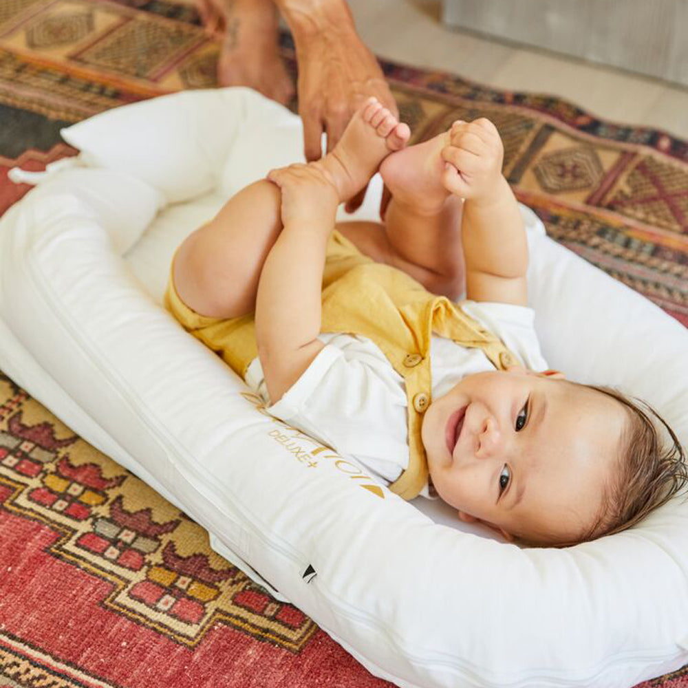 DockATot DockATot Deluxe ホワイト ベビーベッド ケース付き Deluxe+