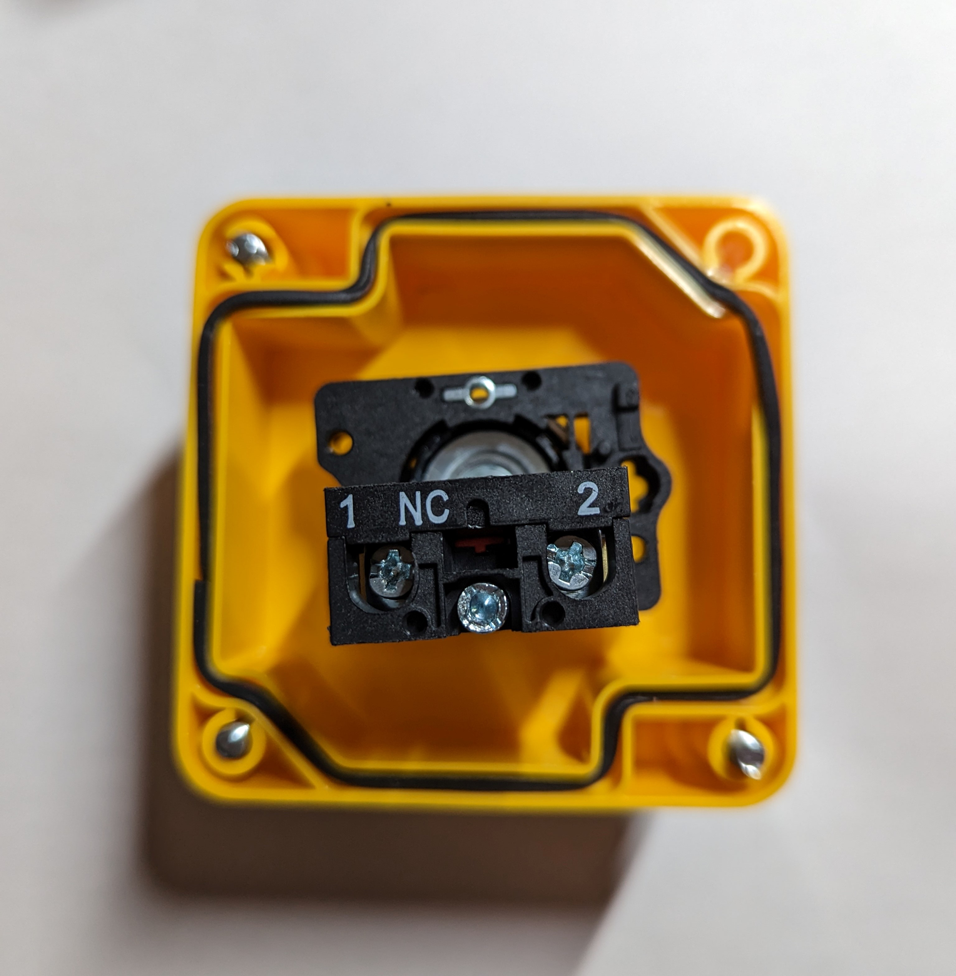 緊急停止スイッチの配線・設定 | AvalonTech Documentation