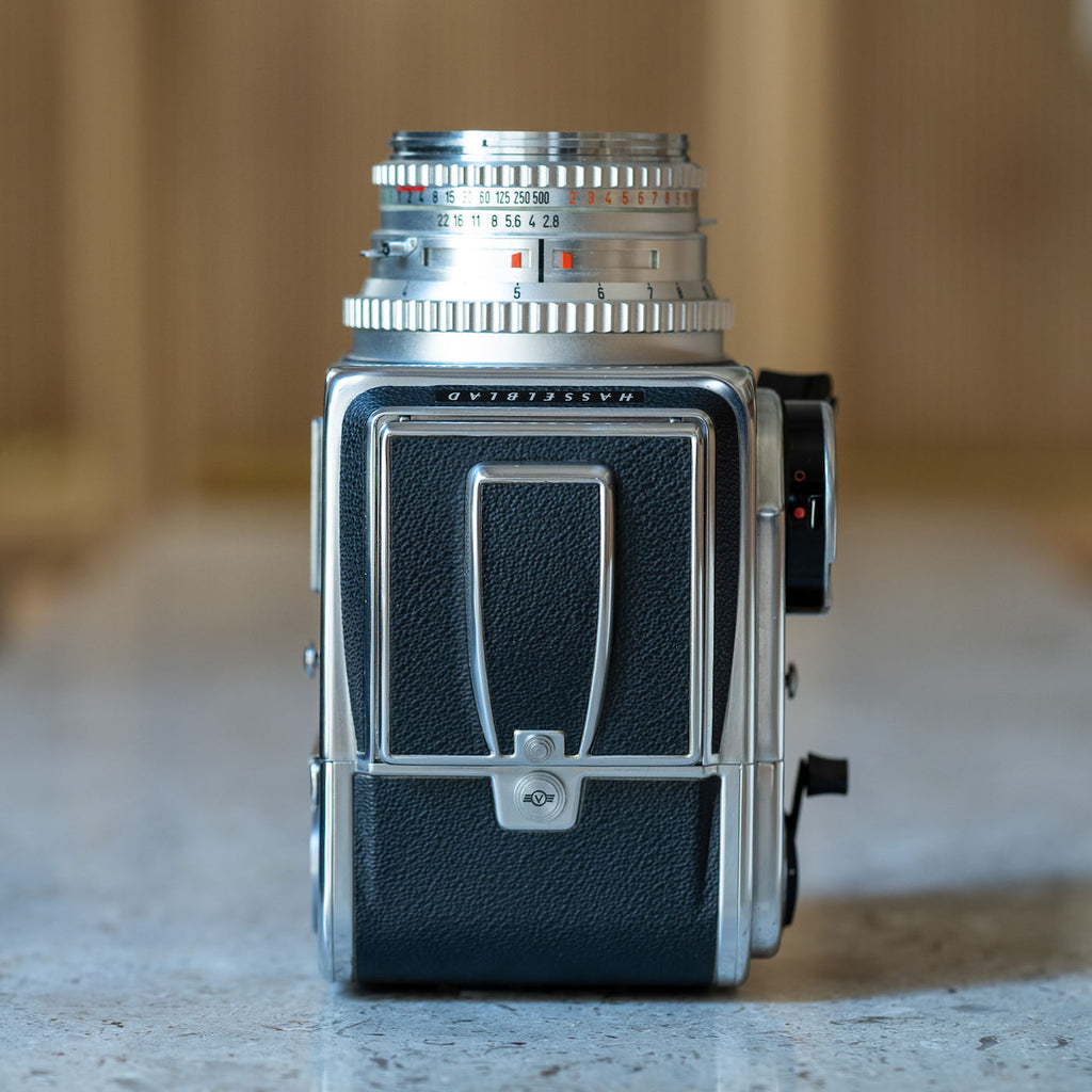 Hasselblad 500C/M (C Planar T* 80mm f/2.8+A12マガジン) – Doppietta