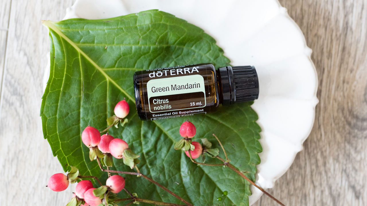 Uses and Benefits of Green Mandarin Essential Oil | doTERRA