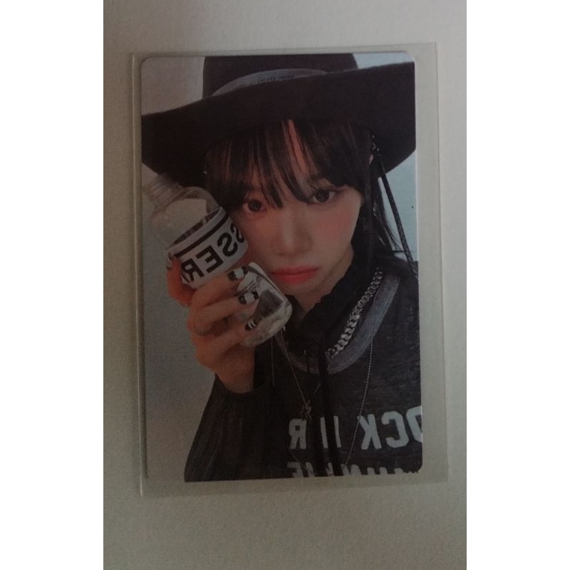 Le sserafim Chaewon photocard sourbelt / candy . Antifragile