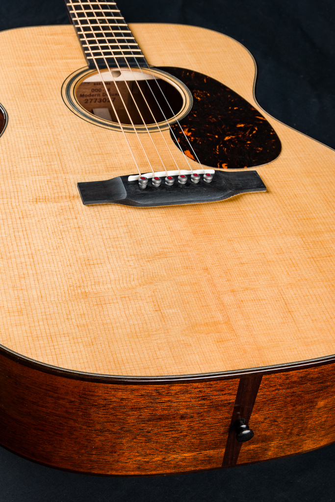 Martin 000-18 Modern Deluxe Sitka Spruce VTS and Mahogany | Down