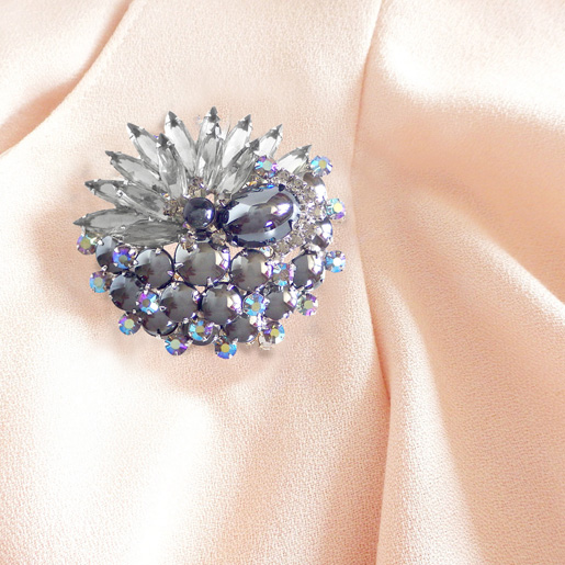 JULIANA ジュリアナグレーストーンとオーロラのビンテージブローチ