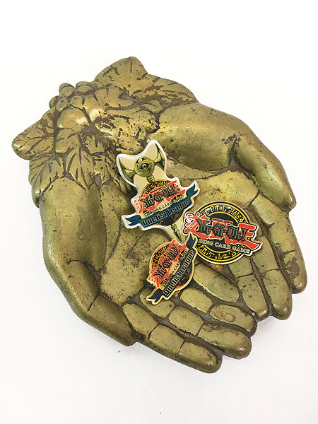 雑貨 古着 90s Yu-Gi-Oh! 遊戯王 千年ロッド 逆輸入 ロゴ ピンバッジ 3