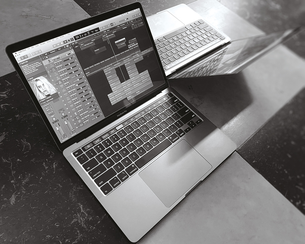 Apple MacBook Pro 13 (2020)