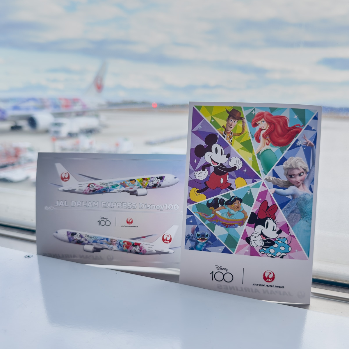 ディズニー創立100周年を記念した特別塗装飛行機！「JAL DREAM EXPRESS