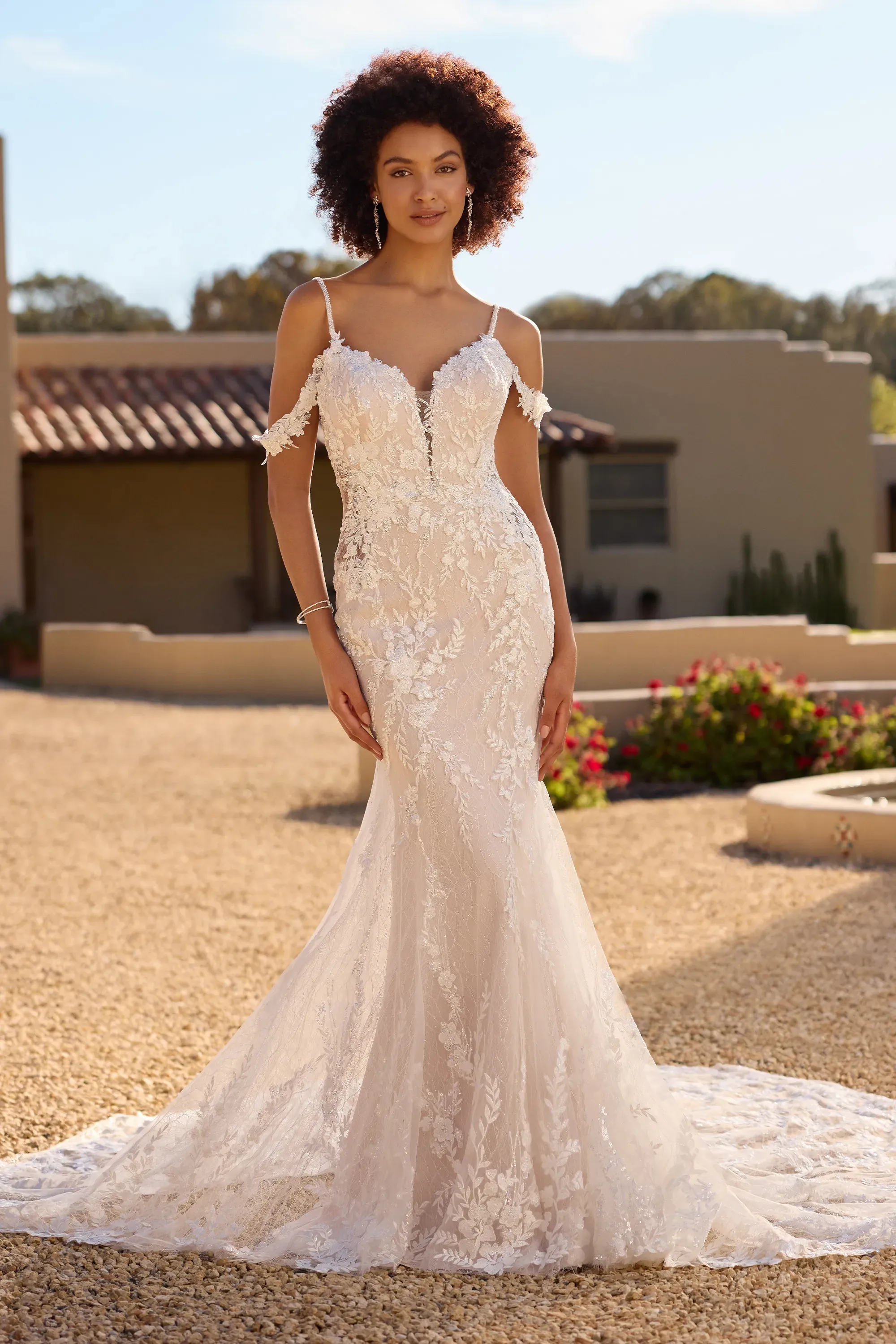 Cold-shoulder Sexy fit-and-flare gown
