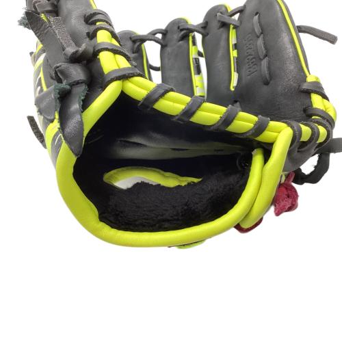 UNDER ARMOUR (アンダーアーマー) 軟式グローブ ブラック×イエロー