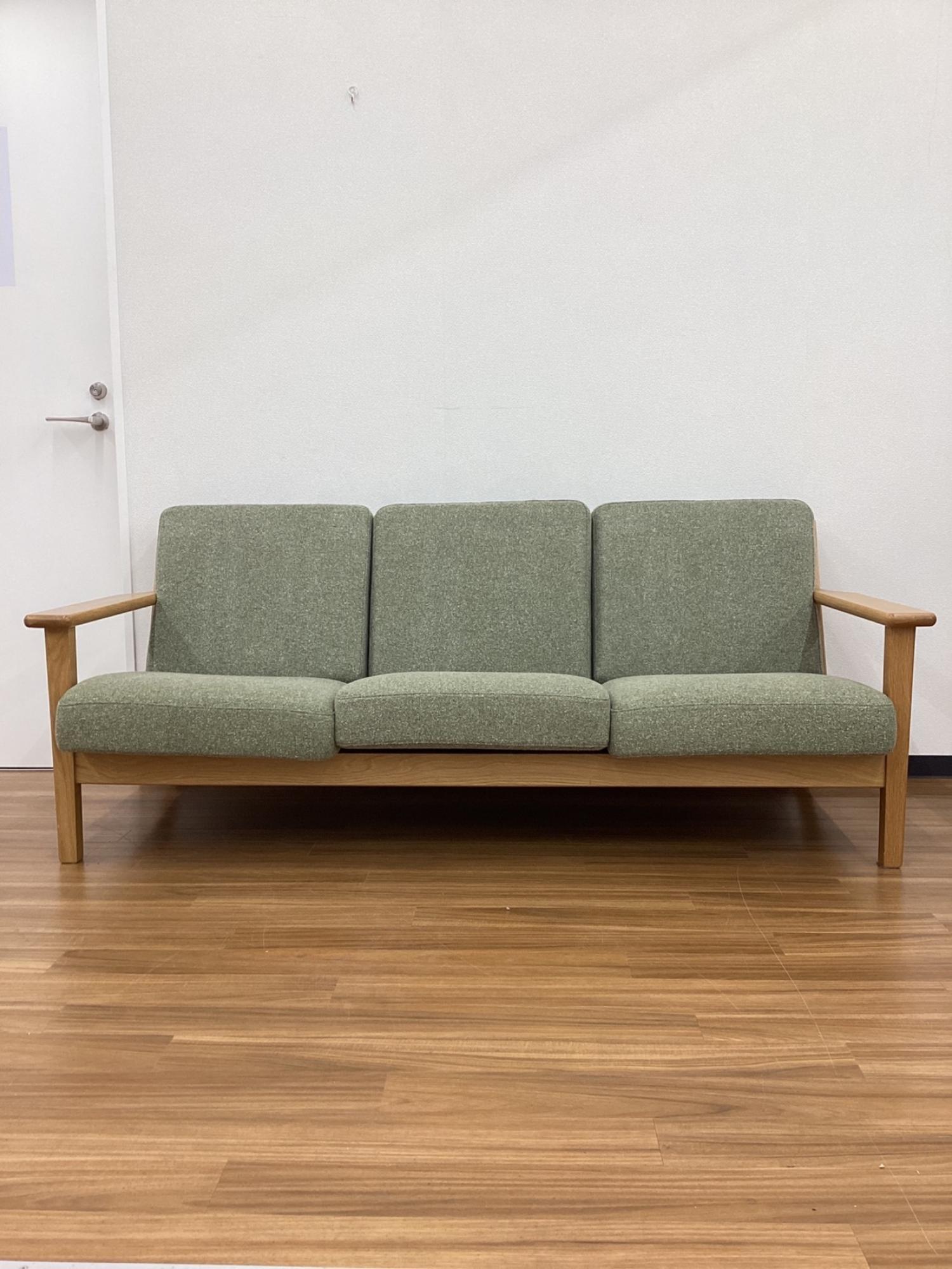 coricci ソファにて 30 x 30cm coricci ソファにて 30 x 30cm