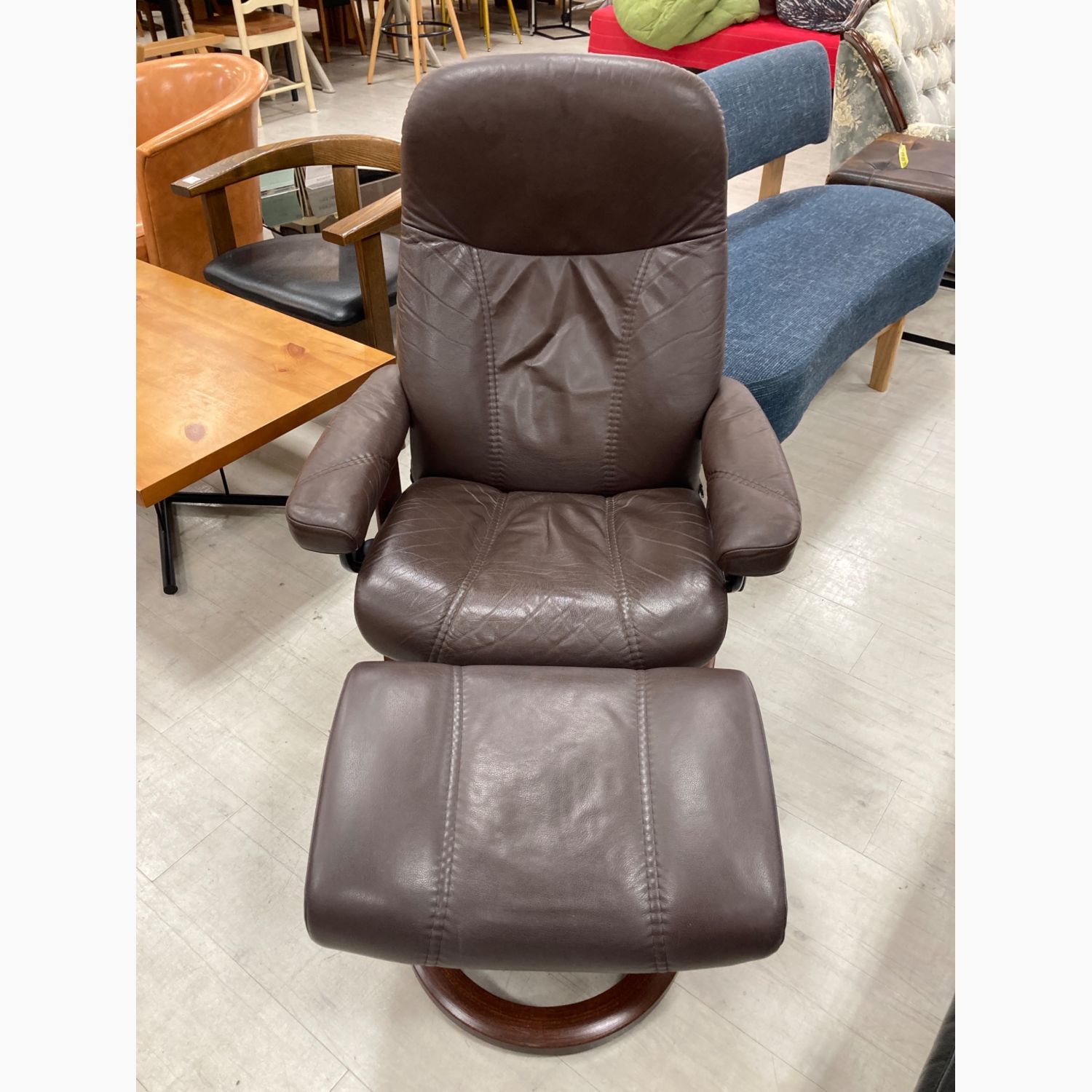 良品】エコーネス EKORNES 本革レザー オットマン 前後可動式 ブラウン