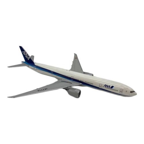 ANA (アナ) 1:200スケール ジェット機 BOEING 777-300ER NH20017