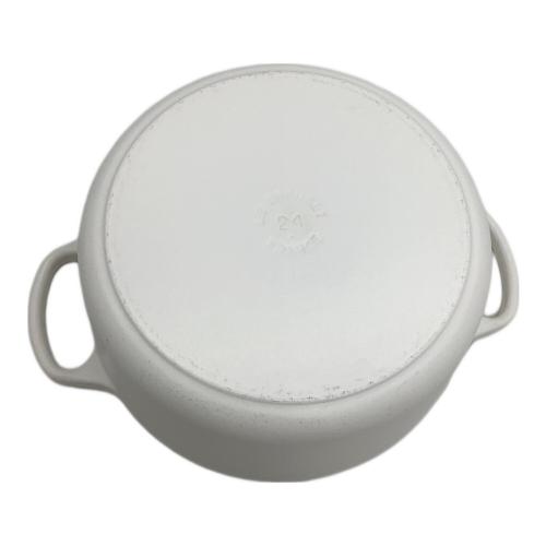 LE CREUSET (ルクルーゼ) 両手鍋 24cm ホワイト｜トレファクONLINE