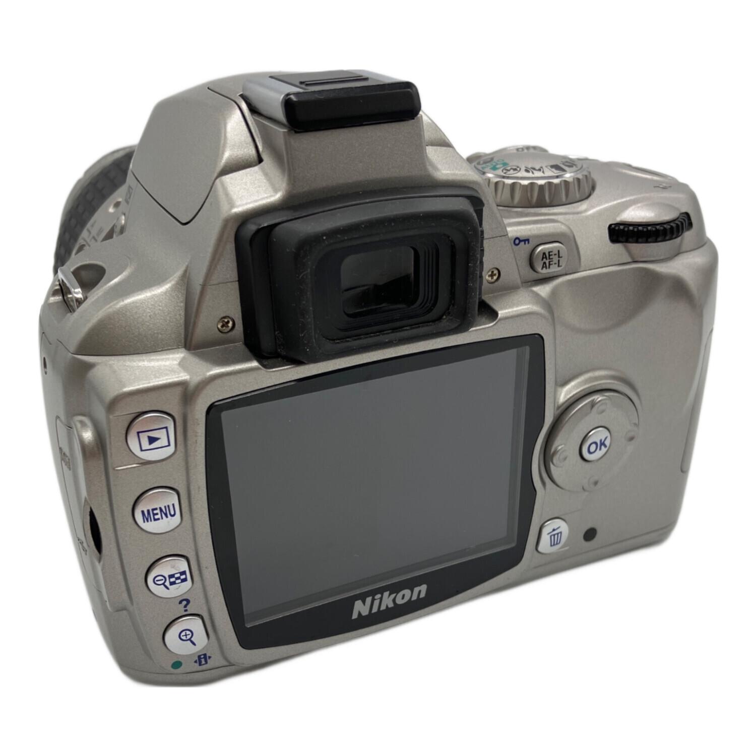 Nikon (ニコン) デジタル一眼レフカメラ D40 ダブルズームキット（af-s