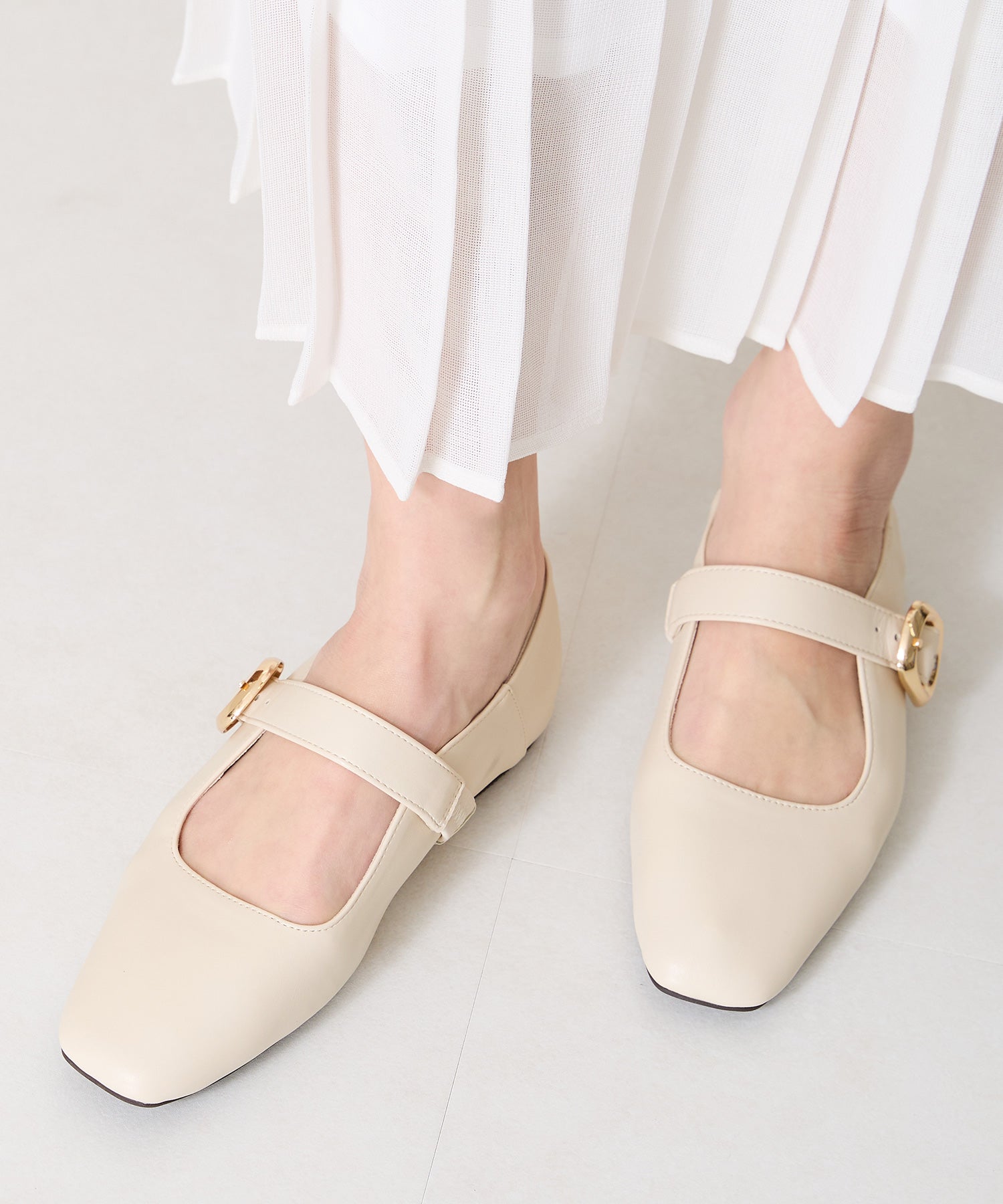 柔らかストラップフラットパンプス/52104 – ORIENTALTRAFFIC